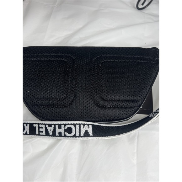 Michael Kors Cooper Mini Logo Belt Bag Black - Picture 5 of 13